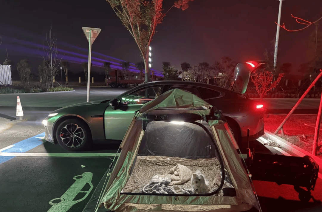 间年轻人旅行掀起“帐篷过夜”热潮开元棋牌不住酒店住帐篷!国庆期(图2) 间年轻人旅行掀起“帐篷过夜”热潮开元棋牌不住酒店住帐篷!国庆期(图2)